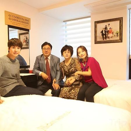 Myeongdong Mom House Hotell Seoul Exteriör bild