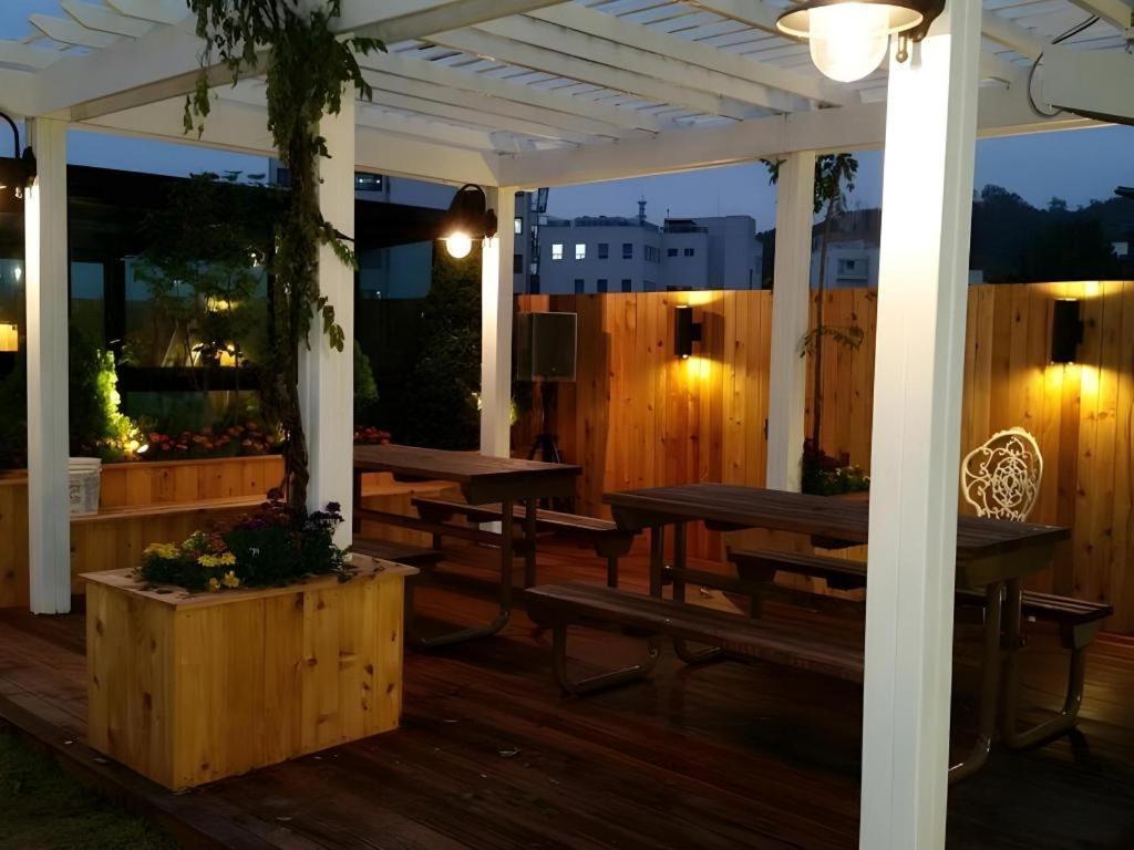 Myeongdong Mom House Hotell Seoul Exteriör bild