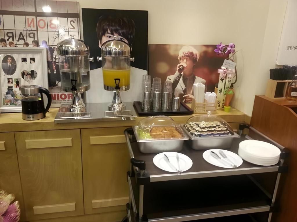 Myeongdong Mom House Hotell Seoul Exteriör bild