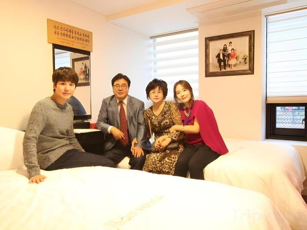 Myeongdong Mom House Hotell Seoul Exteriör bild