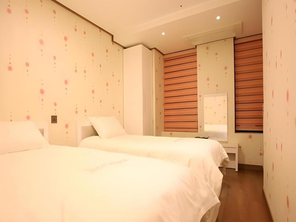 Myeongdong Mom House Hotell Seoul Exteriör bild