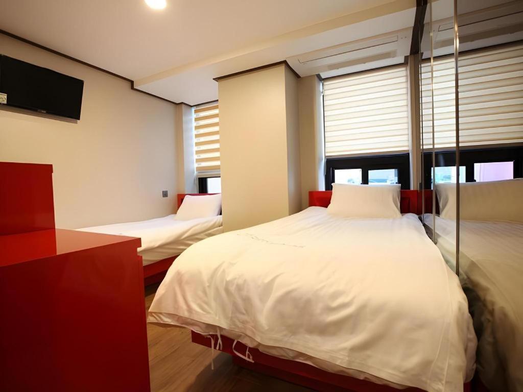 Myeongdong Mom House Hotell Seoul Exteriör bild