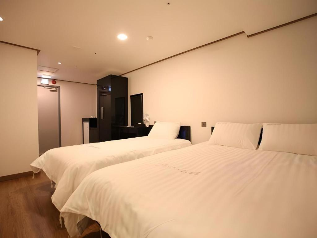 Myeongdong Mom House Hotell Seoul Exteriör bild