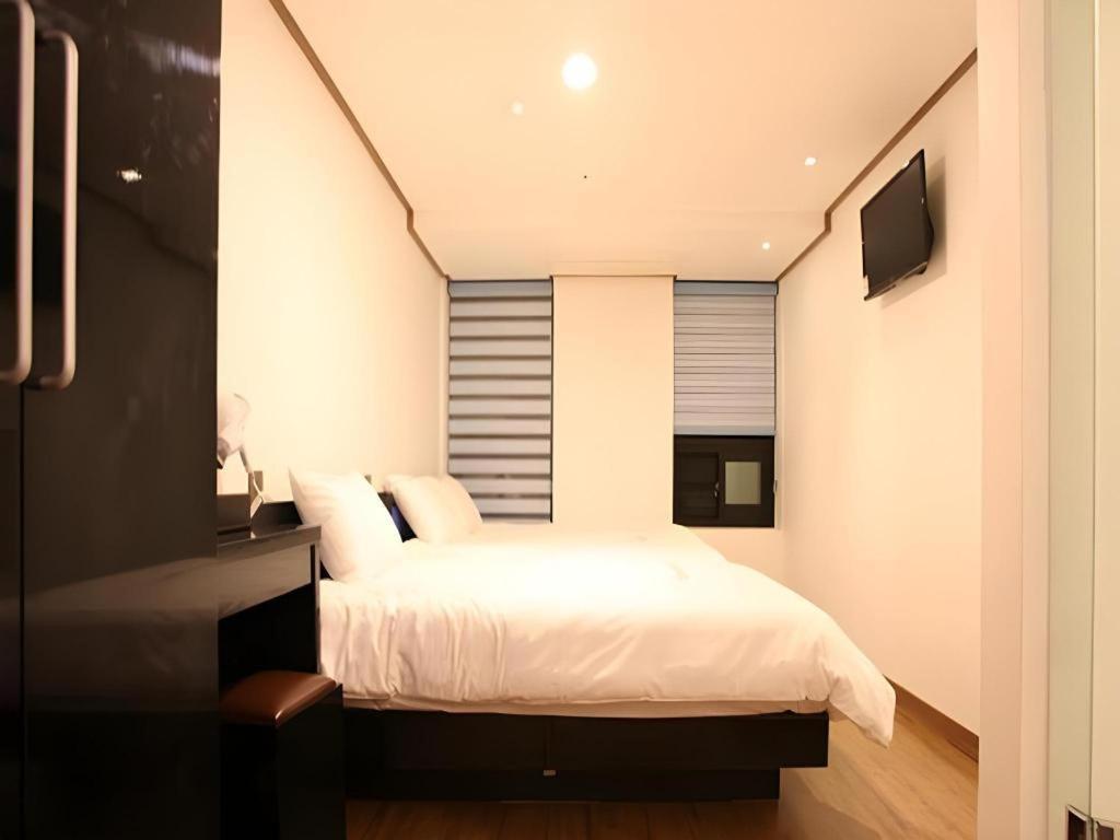 Myeongdong Mom House Hotell Seoul Exteriör bild