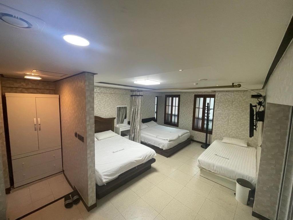 Myeongdong Mom House Hotell Seoul Exteriör bild