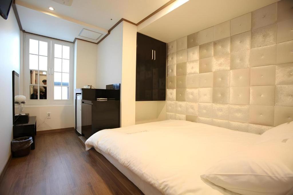 Myeongdong Mom House Hotell Seoul Exteriör bild